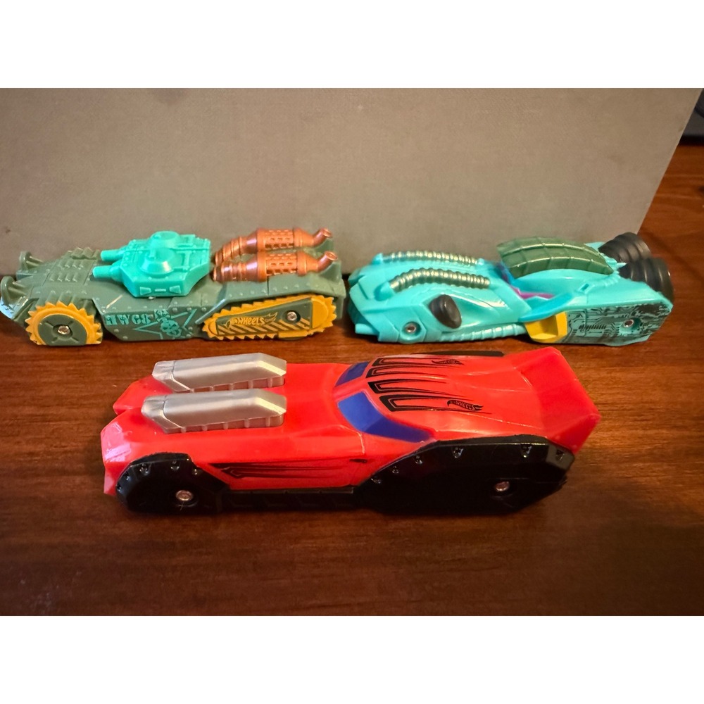 Hot Wheels Split Speeders Lot of 3 Magnetic Toy Cars DJC23 DJC27 DJC28 2015